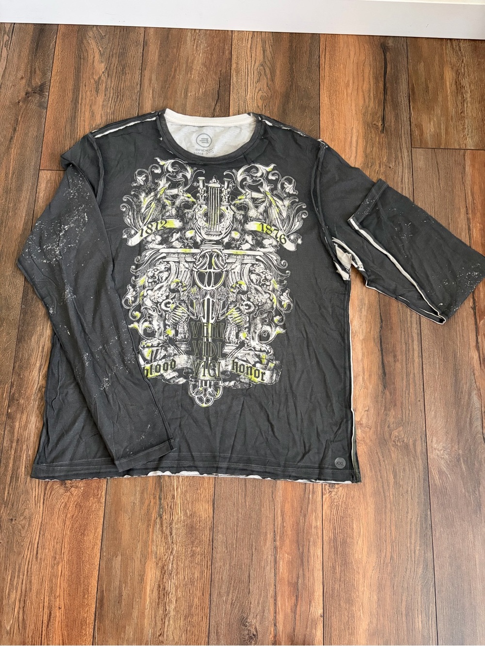 Vintage Brody Long Sleeve Shirt Gothic Lion Griffin Graphic